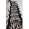 Moquette pour escalier noir et blanche à motif chevron
